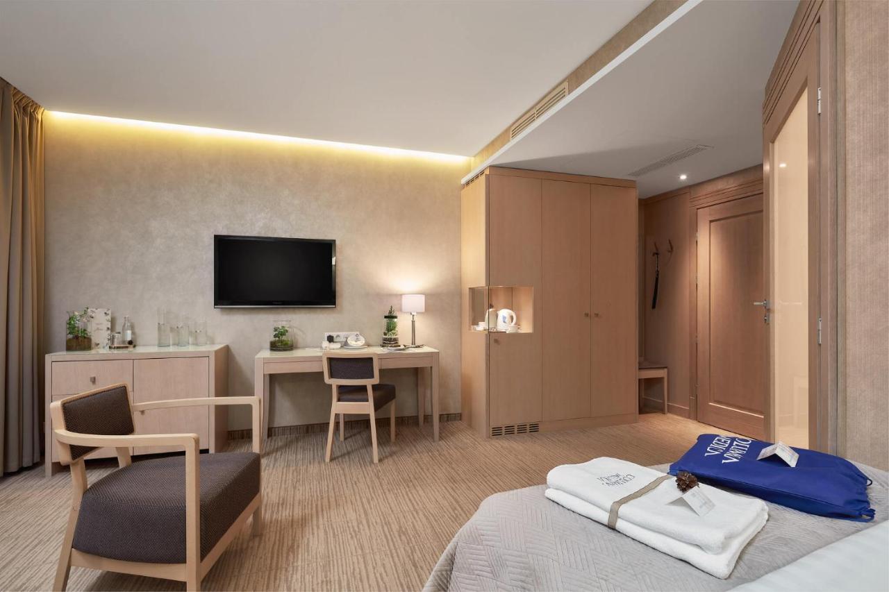 Columna Medica Hotell Łask Exteriör bild