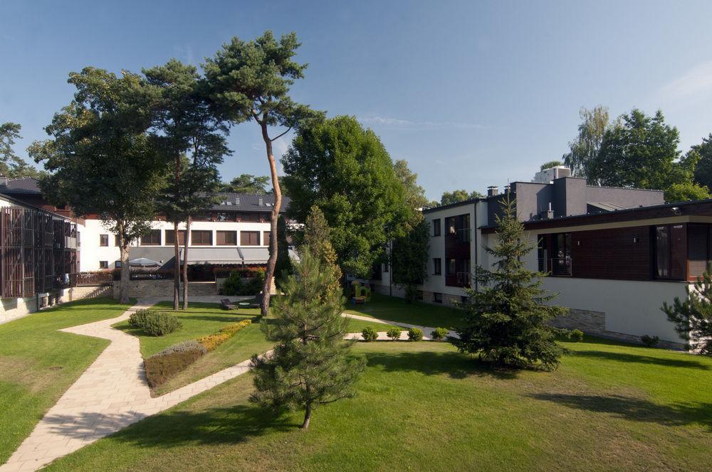 Columna Medica Hotell Łask Exteriör bild